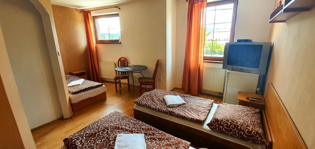 Penzion Highway Hotel Ruzomberok Exterior photo