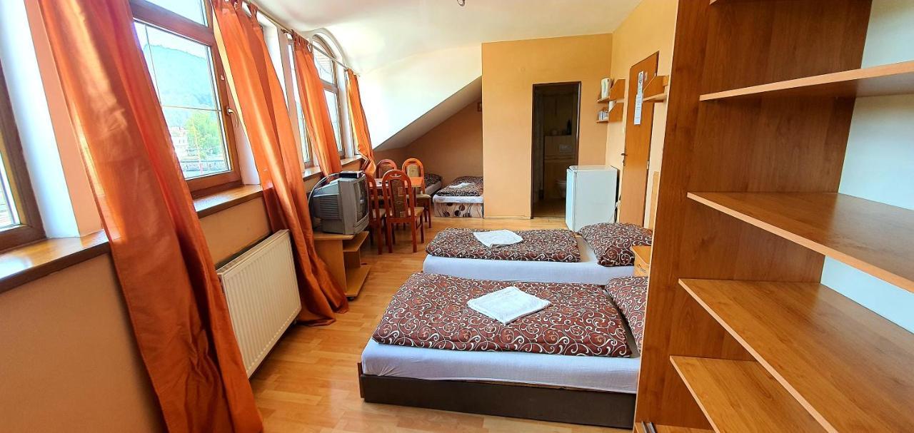 Penzion Highway Hotel Ruzomberok Exterior photo