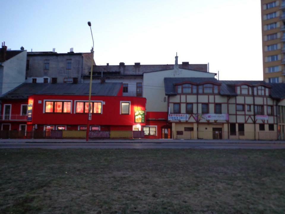 Penzion Highway Hotel Ruzomberok Exterior photo